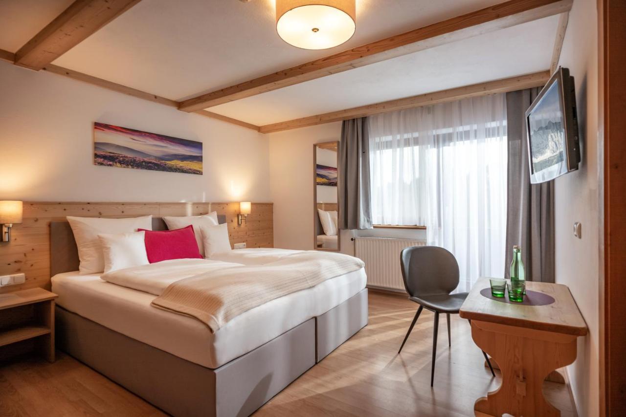 Hotel Schmiedboden Oberndorf in Tirol Eksteriør bilde