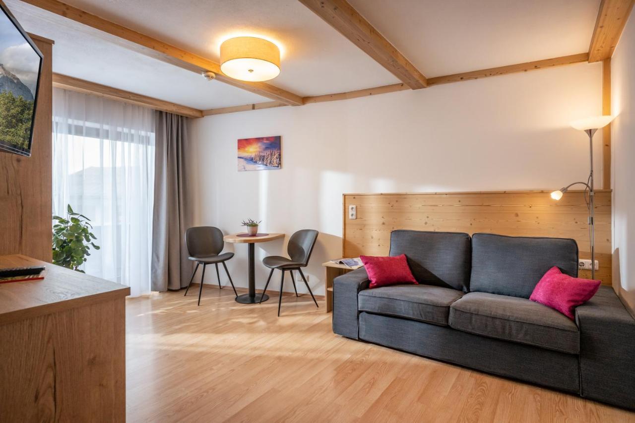 Hotel Schmiedboden Oberndorf in Tirol Eksteriør bilde