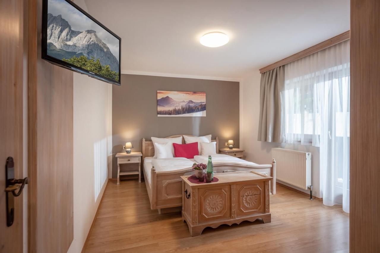 Hotel Schmiedboden Oberndorf in Tirol Eksteriør bilde